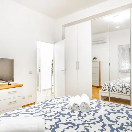 'villa Venere Deluxe' 50mt Sea-free Parking-garden